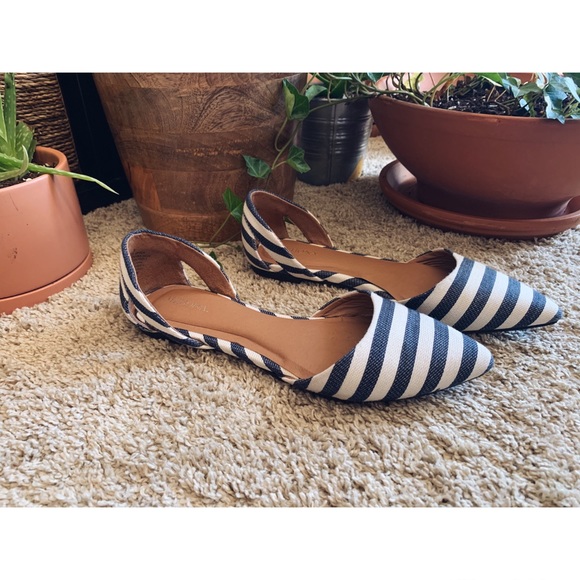 Pointed Toe Striped Blue and White Flats - Picture 6 of 7